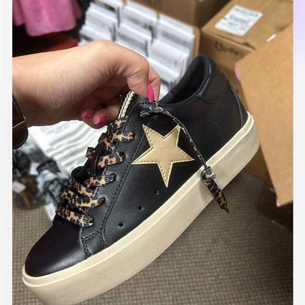 Women’s Fashion Sneakers